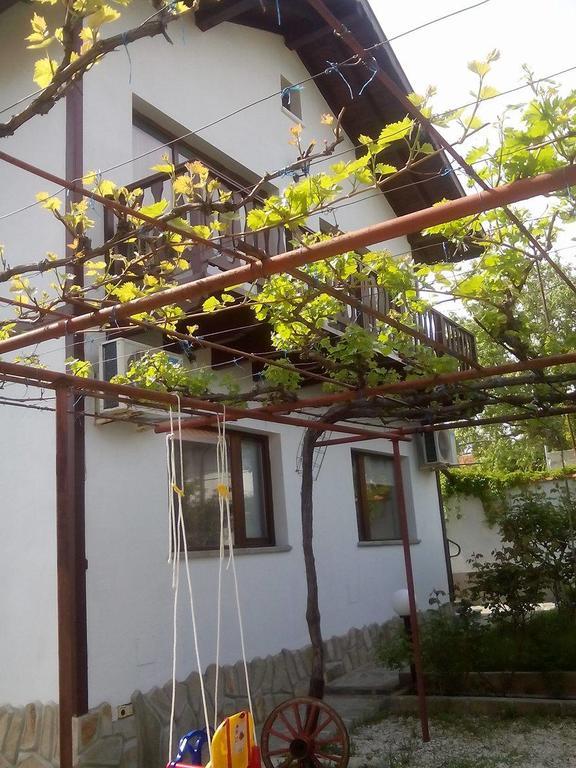 Guest House By The Captain Várna Kültér fotó